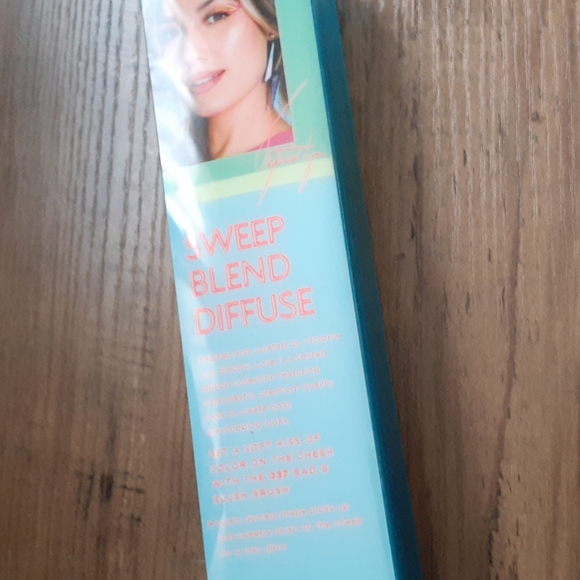 Makeup Brushes - Picture 5 of 5